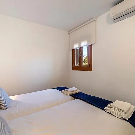 Appartement La Gola Apartment, First-line Beachfront, Newly Refurbished