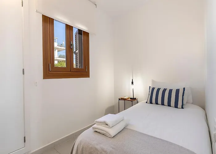 شقة La Gola, Private Garden With Access, Refurbished *