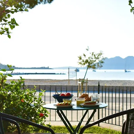 La Gola Apartment, First-line Beachfront, Newly Refurbished Port de Pollença