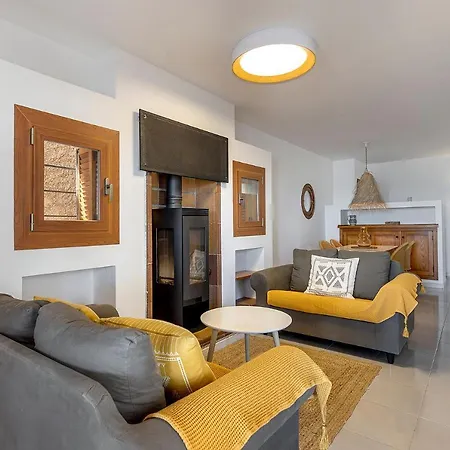 La Gola Apartment, First-line Beachfront, Newly Refurbished