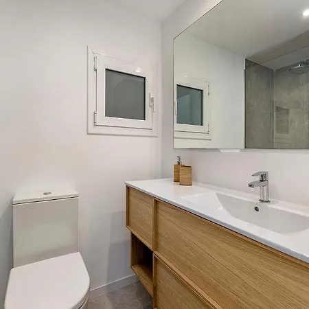 La Gola Apartment, First-line Beachfront, Newly Refurbished