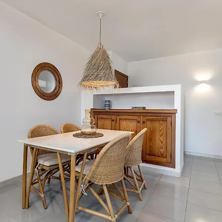 La Gola Apartment, First-line Beachfront, Newly Refurbished Apartment